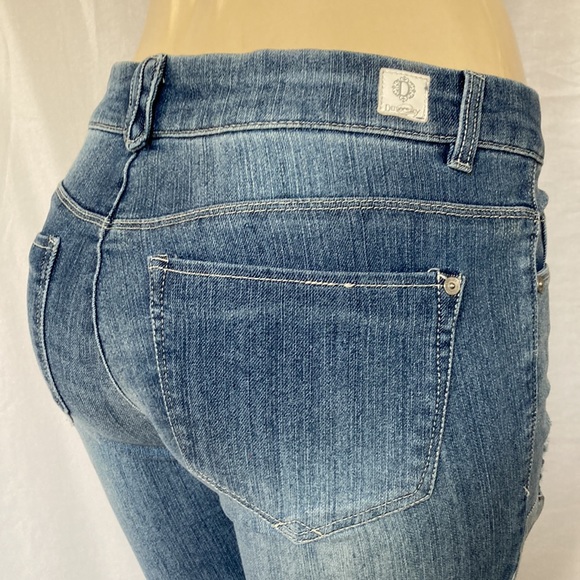 DEMOCRACY Jeans Women’s No Gap Size 4 Light Blue Denim Patched Distressed NWT - Picture 2 of 11